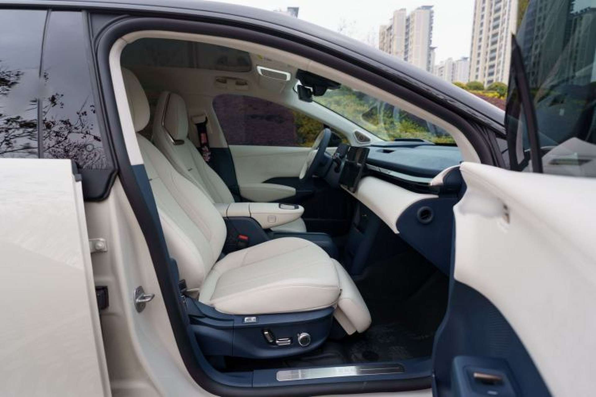 Used Zeekr X 2023 Four-Wheel Drive YOU Edition 4 Seats Interior 3