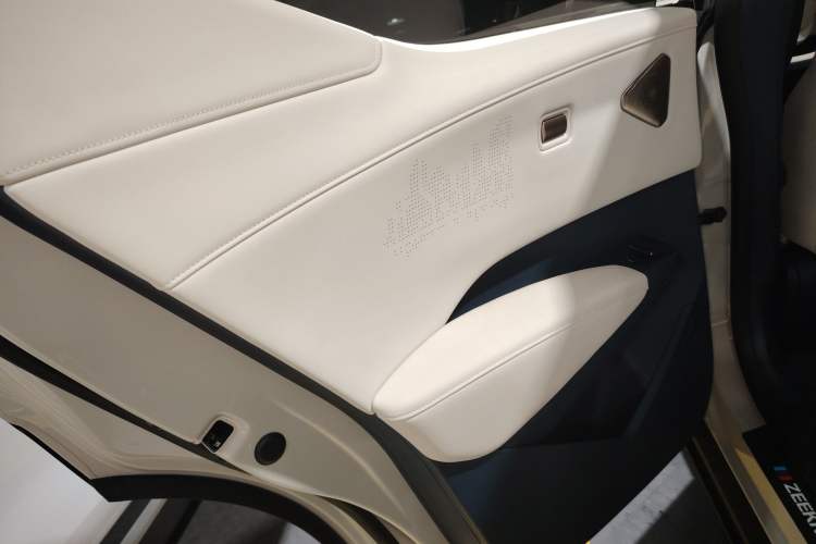 Used Zeekr X 2023 Rear-Drive ME Version 5 Seats Interior 8
