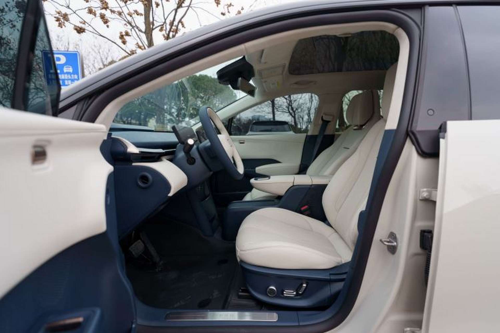 Used Zeekr X 2023 Four-Wheel Drive YOU Edition 4 Seats Left Front Seat