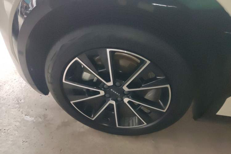 Used Zeekr X 2023 Rear-Drive ME Version 5 Seats Left Front Wheel Hub