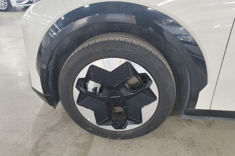 Used Zeekr X 2023 Rear-Drive ME Version 5 Seats Left Front Wheel Hub