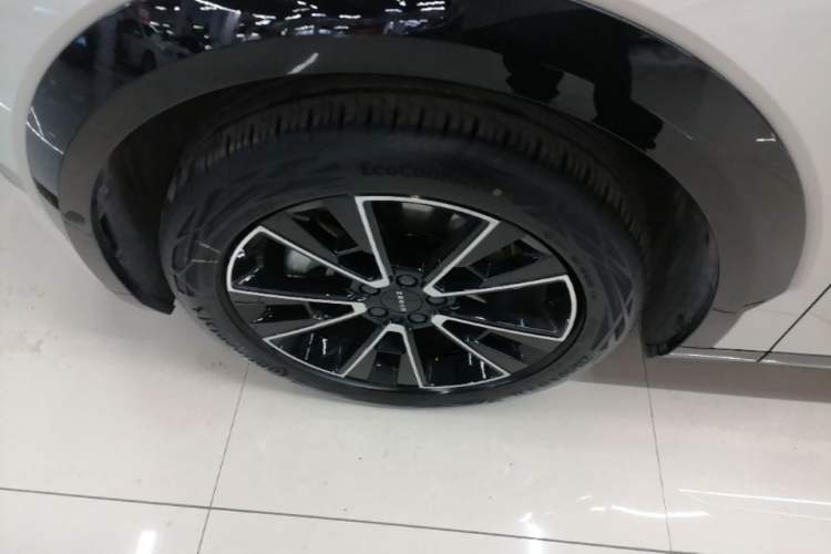 Used Zeekr X 2023 Rear-Drive ME Version 5 Seats Left Front Wheel Hub