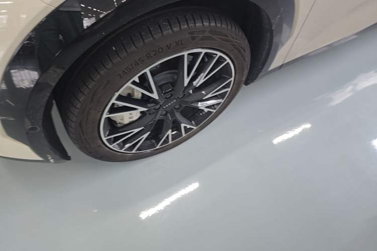 Used Zeekr X 2023 Rear-Drive YOU Edition 4 Seats Left Front Wheel Hub