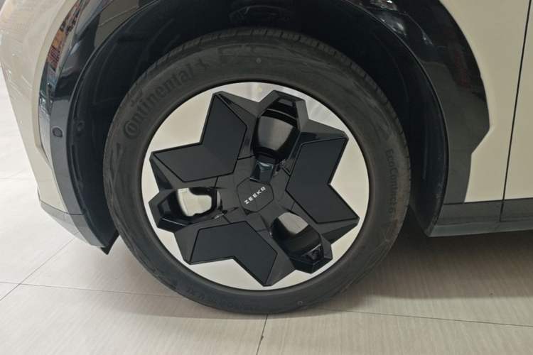 Used Zeekr X 2023 Four-Wheel Drive YOU Edition 4 Seats Left Front Wheel Hub