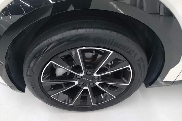 Used Zeekr X 2023 Rear-Drive ME Version 5 Seats Left Front Wheel Hub