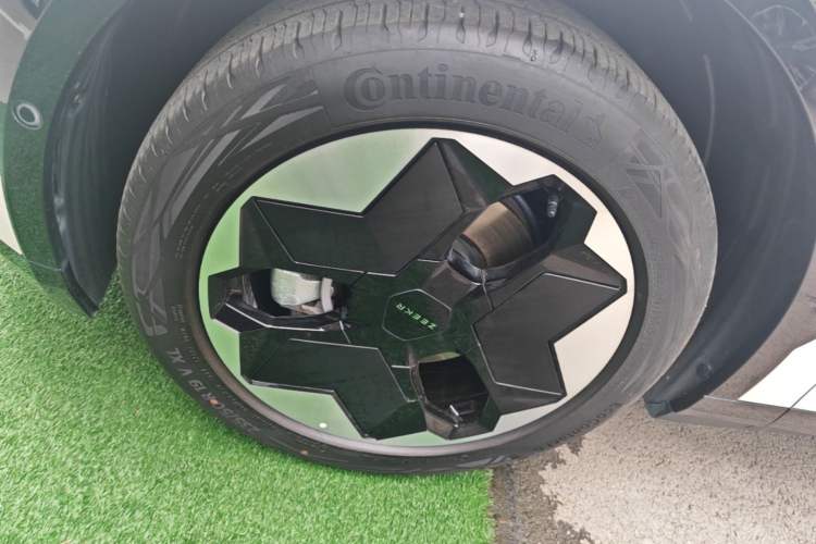 Used Zeekr X 2023 Rear-Drive YOU Edition 4 Seats Left Front Wheel Hub