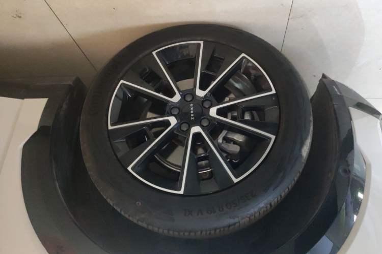 Used Zeekr X 2023 Rear-Drive ME Version 5 Seats Left Front Wheel Hub
