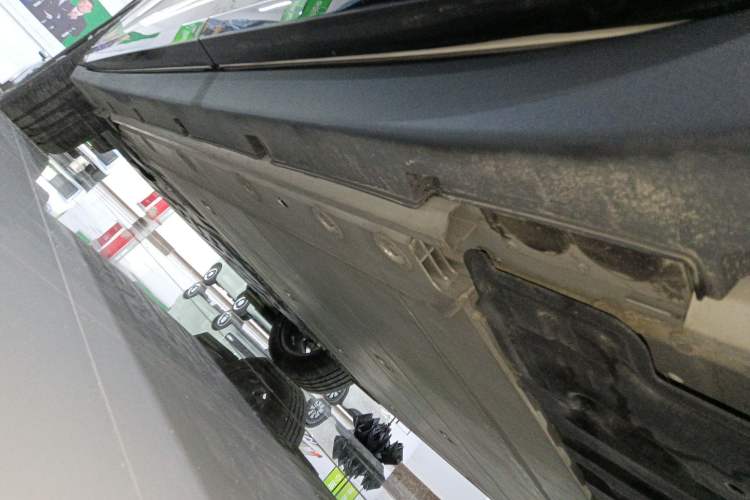 Used Zeekr X 2023 Rear-Drive YOU Edition 4 Seats Left Side Sill