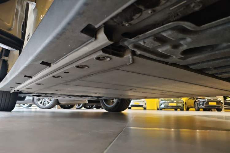Used Zeekr X 2023 Rear-Drive YOU Edition 4 Seats Left Side Sill