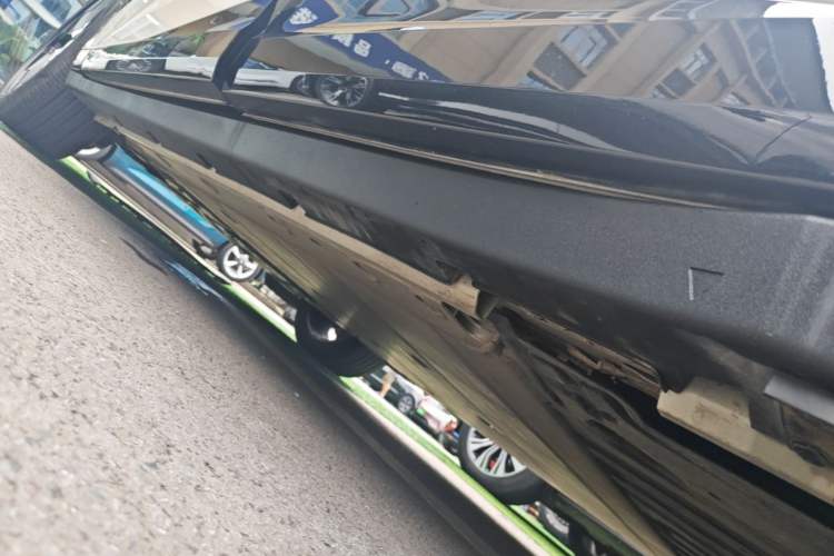 Used Zeekr X 2023 Rear-Drive YOU Edition 4 Seats Left Side Sill