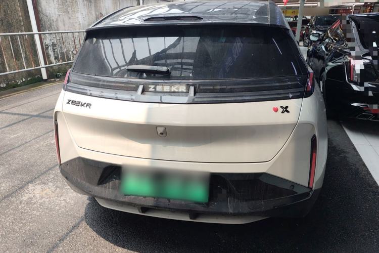 Used Zeekr X 2023 Four-Wheel Drive YOU Edition 4 Seats Rear