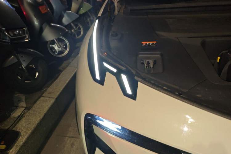 Used Zeekr X 2023 Rear-Drive YOU Edition 4 Seats Right Front Headlight