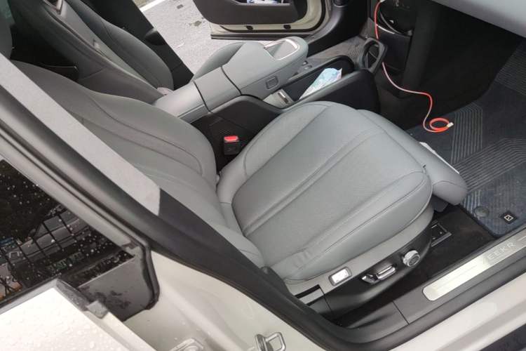 Used Zeekr X 2023 Rear-Drive YOU Edition 4 Seats Right Front Seat