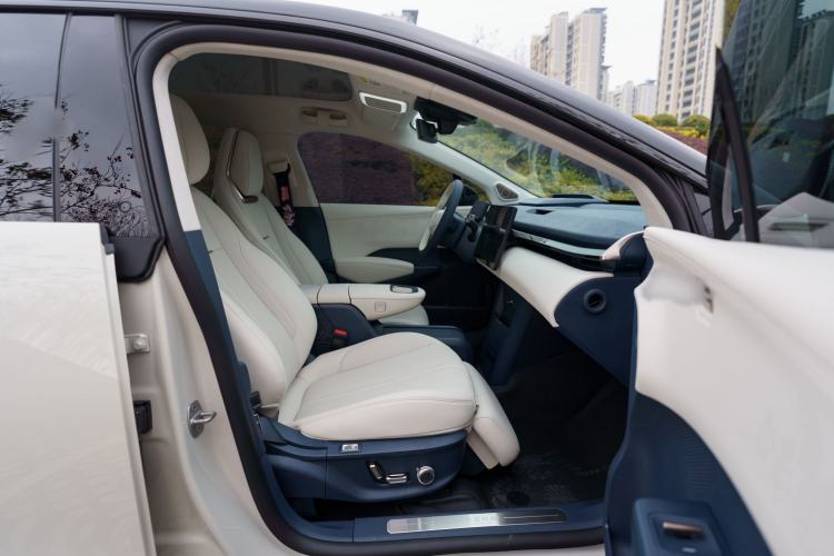 Used Zeekr X 2023 Four-Wheel Drive YOU Edition 4 Seats Right Front Seat