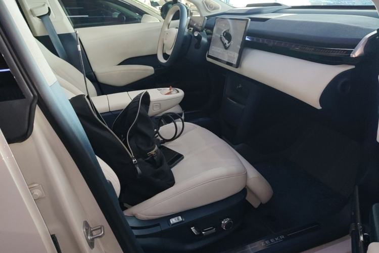 Used Zeekr X 2023 Four-Wheel Drive YOU Edition 4 Seats Right Front Seat