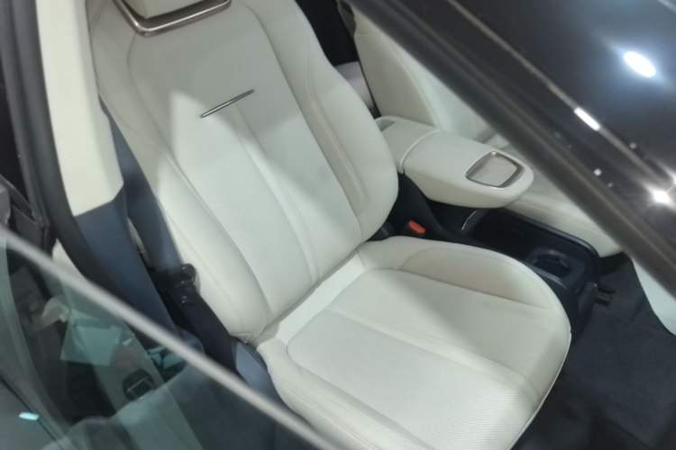 Used Zeekr X 2023 Four-Wheel-Drive YOU Edition 5 Seats Right Front Seat