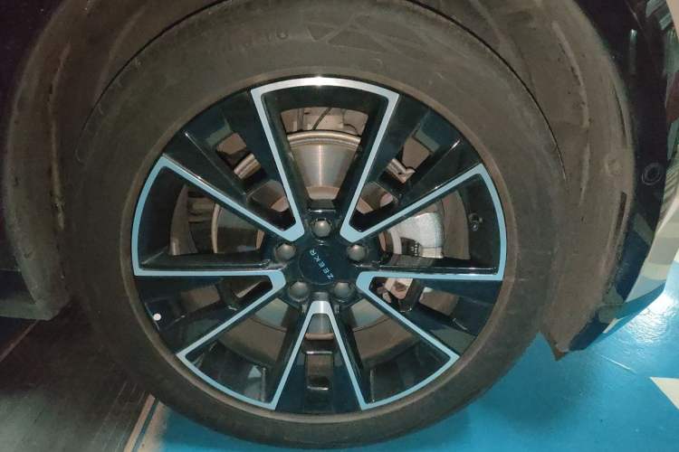 Used Zeekr X 2023 Rear-Drive YOU Edition 4 Seats Right Front Wheel Hub