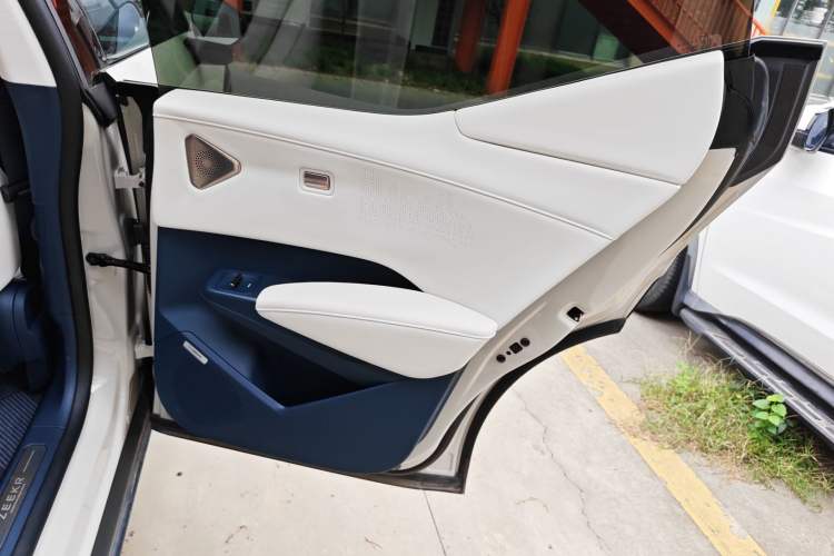 Used Zeekr X 2023 Rear-Drive ME Version 5 Seats Right Rear Door Interior