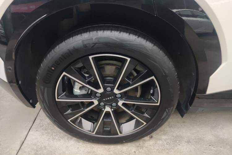 Used Zeekr X 2023 Rear-Drive ME Version 5 Seats Right Rear Wheel Hub