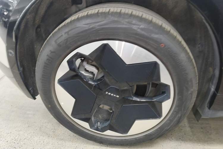 Used Zeekr X 2023 Rear-Drive ME Version 5 Seats Right Rear Wheel Hub