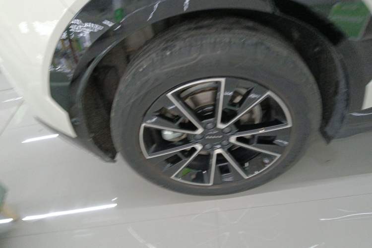 Used Zeekr X 2023 Rear-Drive YOU Edition 4 Seats Right Rear Wheel Hub