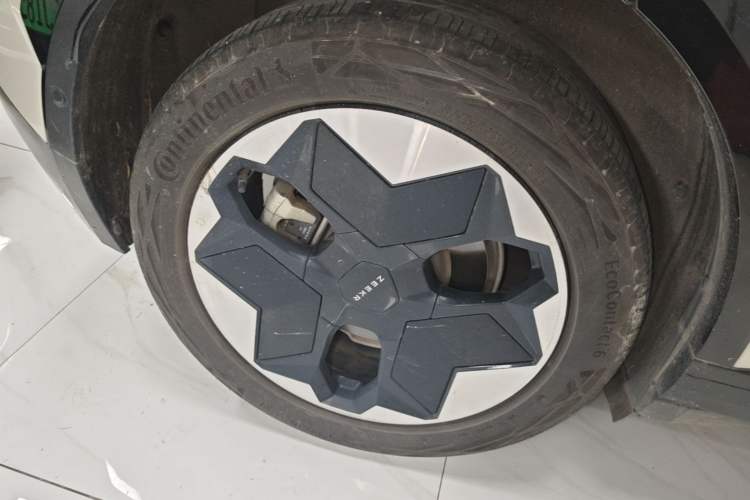 Used Zeekr X 2023 Rear-Drive YOU Edition 4 Seats Right Rear Wheel Hub