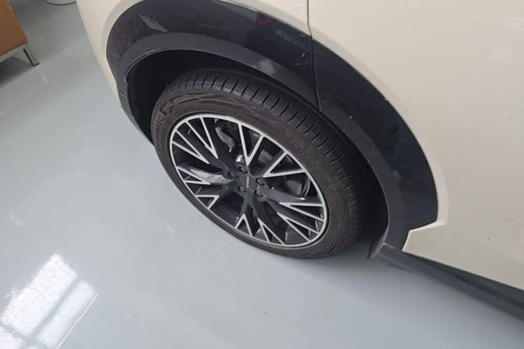 Used Zeekr X 2023 Rear-Drive YOU Edition 4 Seats Right Rear Wheel Hub