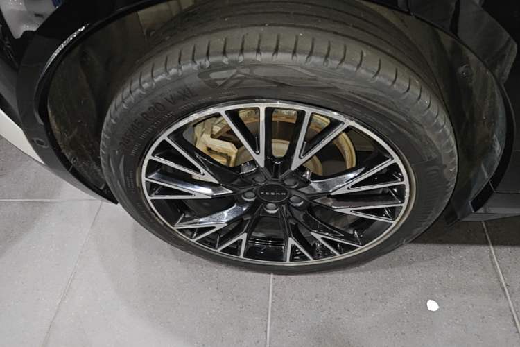 Used Zeekr X 2023 Rear-Drive YOU Edition 4 Seats Right Rear Wheel Hub