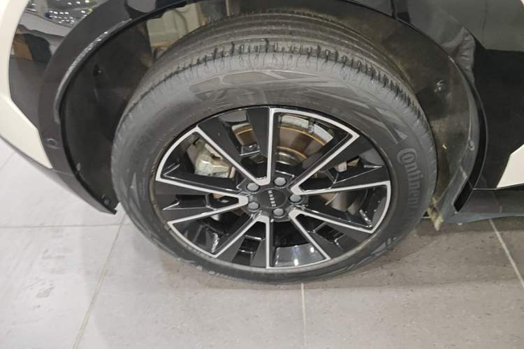 Used Zeekr X 2023 Rear-Drive ME Version 5 Seats Right Rear Wheel Hub