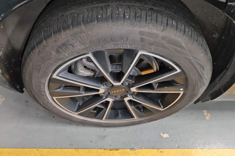 Used Zeekr X 2023 Rear-Drive YOU Edition 4 Seats Right Rear Wheel Hub