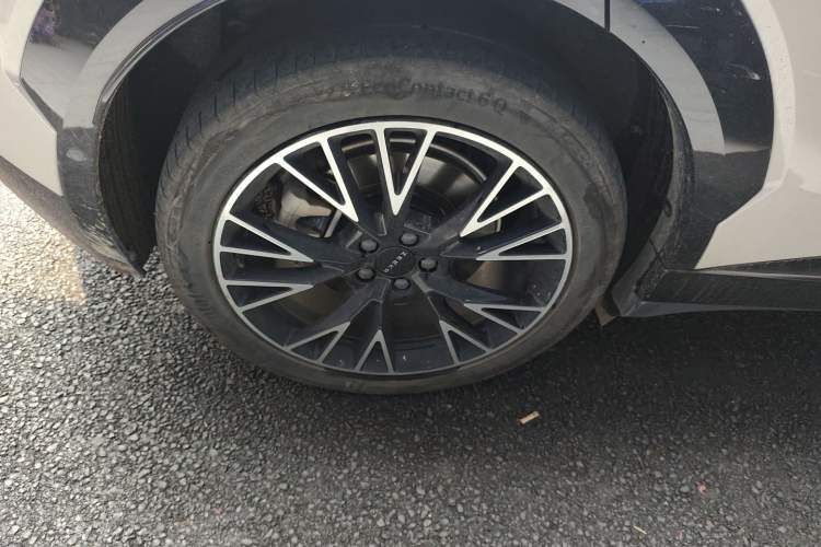 Used Zeekr X 2023 Four-Wheel Drive YOU Edition 4 Seats Right Rear Wheel Hub