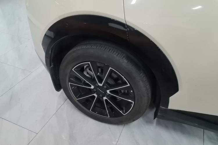 Used Zeekr X 2023 Rear-Drive YOU Edition 4 Seats Right Rear Wheel Hub