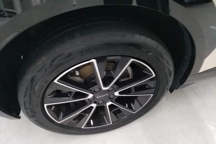 Used Zeekr X 2023 Rear-Drive ME Version 5 Seats Right Rear Wheel Hub