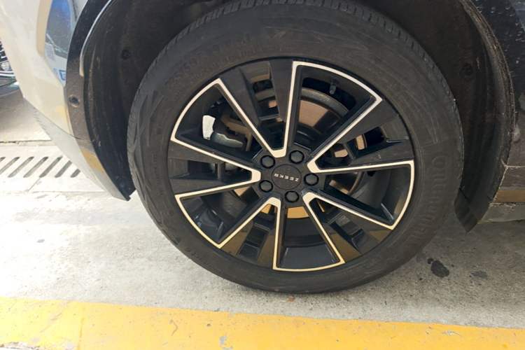 Used Zeekr X 2023 Rear-Drive YOU Edition 4 Seats Right Rear Wheel Hub