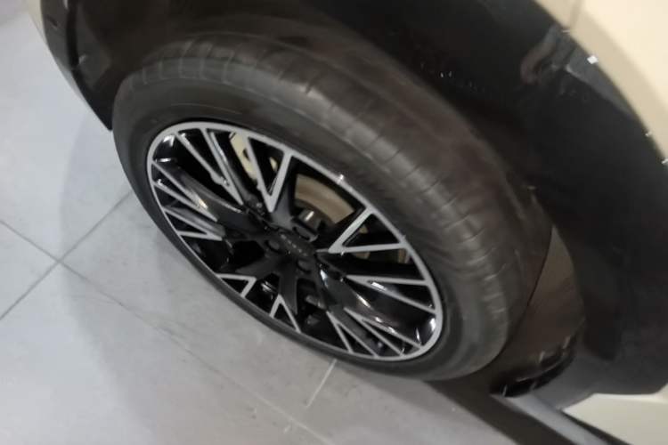 Used Zeekr X 2023 Four-Wheel-Drive YOU Edition 5 Seats Right Rear Wheel Hub