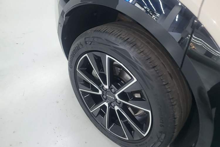 Used Zeekr X 2023 Rear-Drive YOU Edition 4 Seats Right Rear Wheel Hub