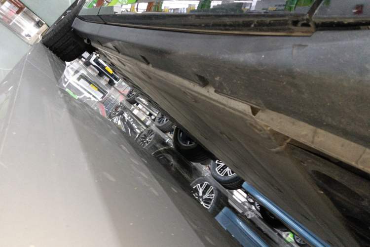 Used Zeekr X 2023 Rear-Drive YOU Edition 4 Seats Right Side Sill