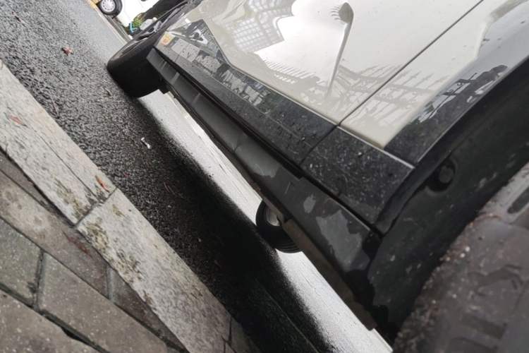 Used Zeekr X 2023 Rear-Drive YOU Edition 4 Seats Right Side Sill