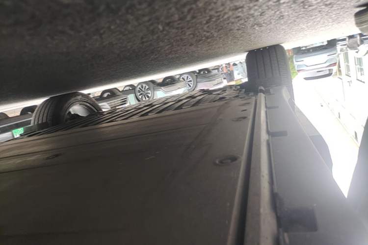 Used Zeekr X 2023 Rear-Drive ME Version 5 Seats Right Side Sill