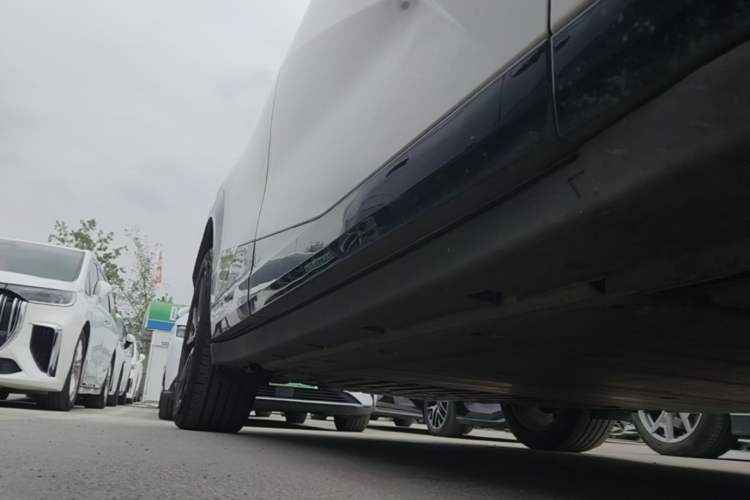 Used Zeekr X 2023 Rear-Drive YOU Edition 4 Seats Right Side Sill