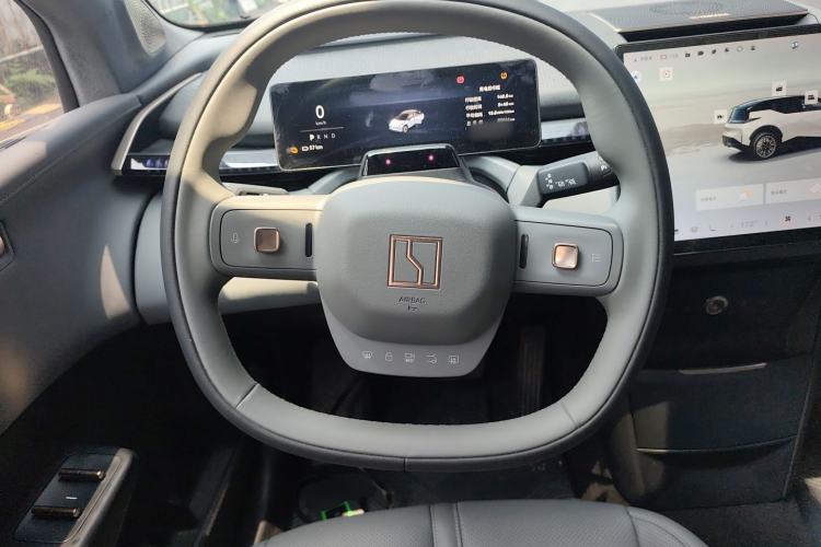 Used Zeekr X 2023 Four-Wheel Drive YOU Edition 4 Seats Steering Wheel