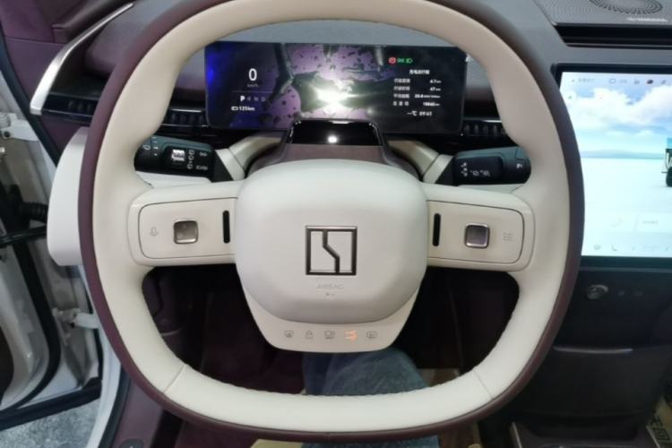 Used Zeekr X 2023 Rear-Drive YOU Edition 4 Seats Steering Wheel