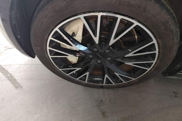 Used Zeekr X 2023 Four-Wheel Drive YOU Edition 4 Seats Left Front Wheel Hub