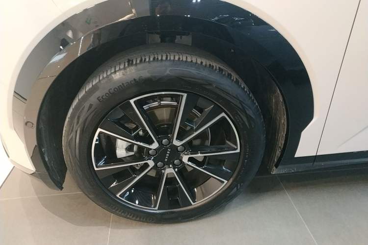 Used Zeekr X 2023 Rear-Drive YOU Edition 4 Seats Left Front Wheel Hub