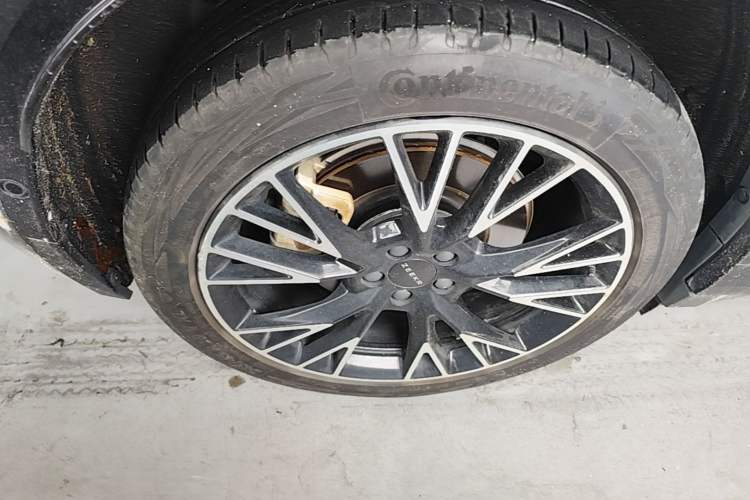 Used Zeekr X 2023 Four-Wheel Drive YOU Edition 4 Seats Right Rear Wheel Hub