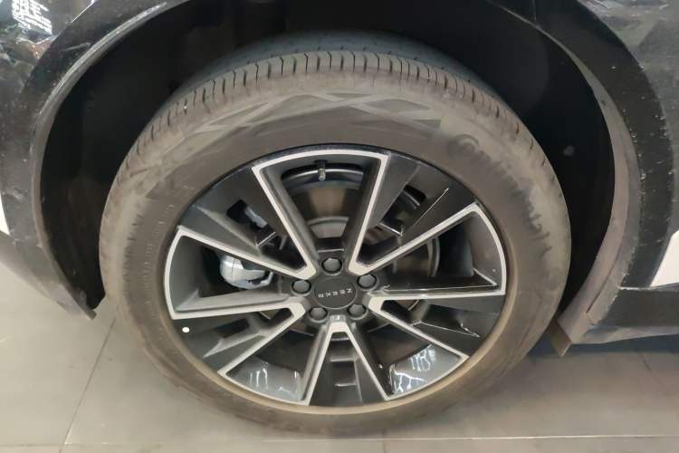 Used Zeekr X 2023 Rear-Drive YOU Edition 4 Seats Right Rear Wheel Hub