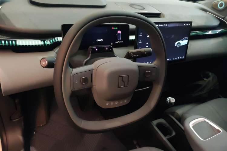 Used Zeekr X 2023 Rear-Drive YOU Edition 4 Seats Steering Wheel