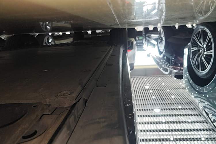 Used Zeekr X 2024 Four-Seat Rear-Drive Version Right Side Sill