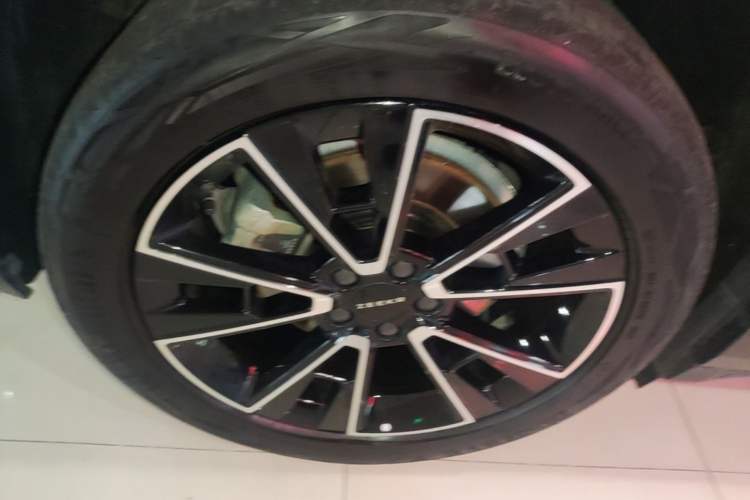 Used Zeekr X 2024 Four-Seat Rear-Drive Version Right Rear Wheel Hub