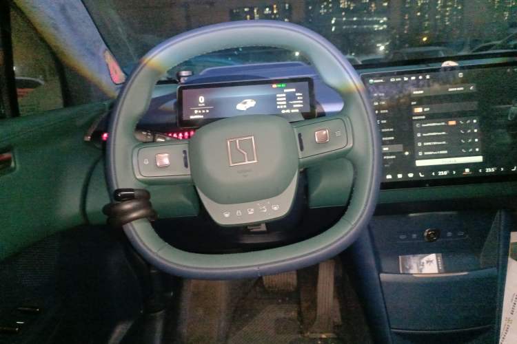 Used Zeekr X 2024 Five-Seater Four-Wheel Drive Steering Wheel
